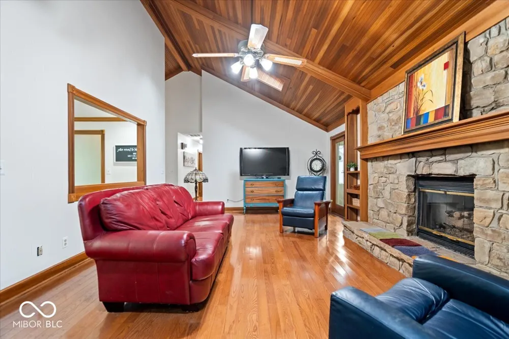 5805 E 800 S Zionsville, IN 46077