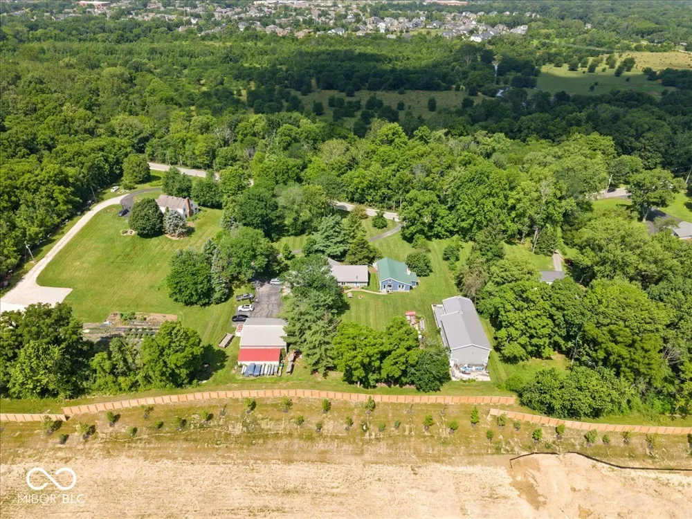 5805 E 800 S Zionsville, IN 46077