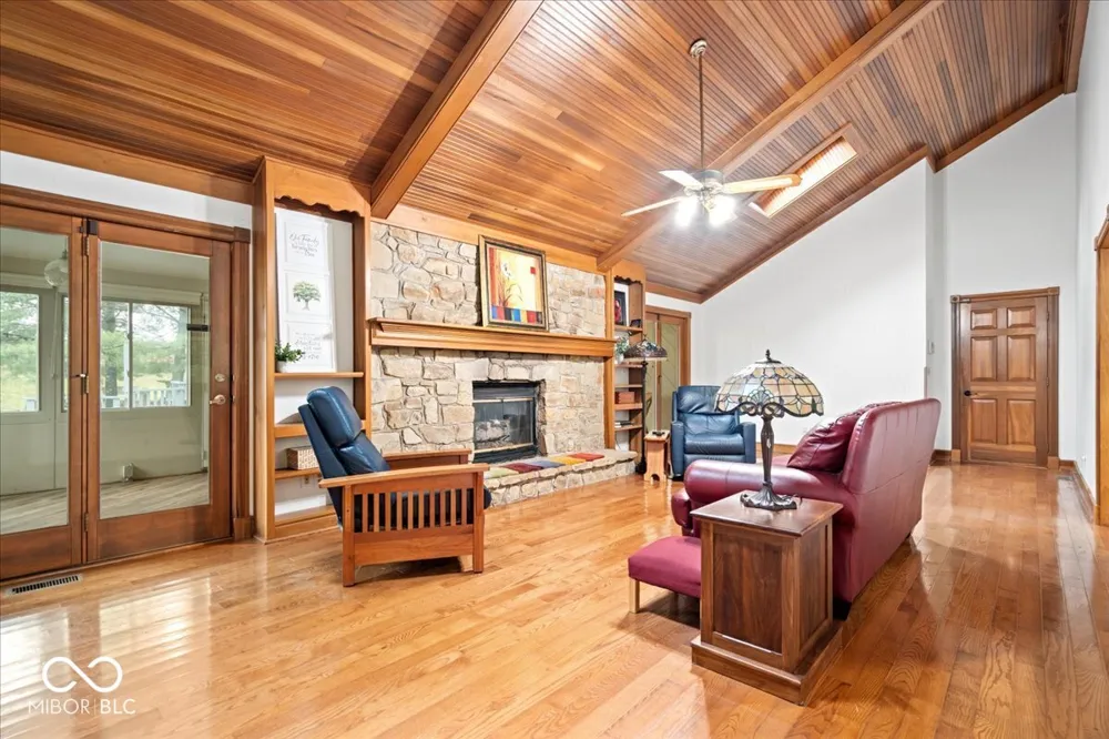 5805 E 800 S Zionsville, IN 46077
