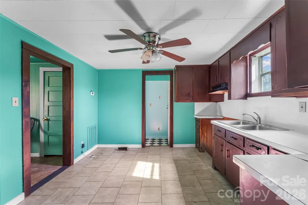 4576 St Pauls Church Road Morganton, NC 28655