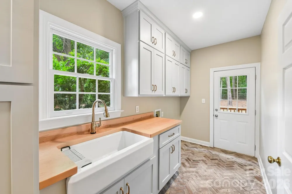 4123 Mountain Cove Drive Charlotte, NC 28216