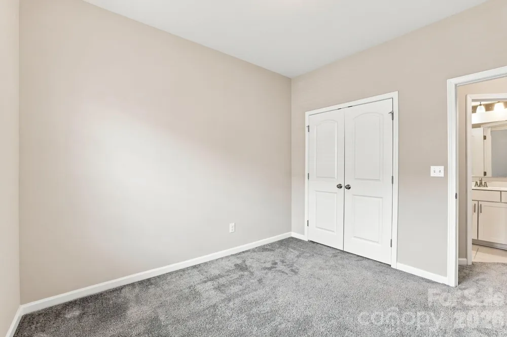 9604 Ainslie Downs Street Charlotte, NC 28273