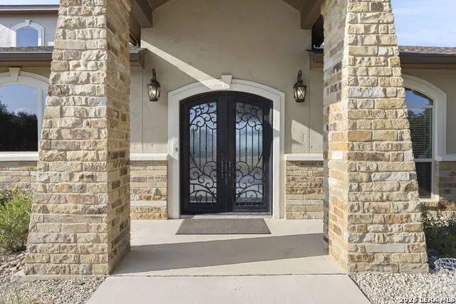 8 BRAEBURN CT Bulverde, TX 78163