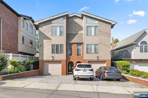 408 Elizabeth Street A