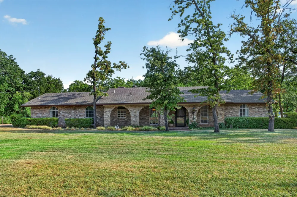 207 Ranch Road Krugerville, TX 76227