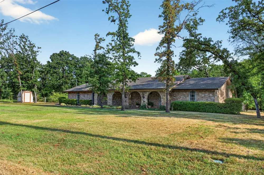 207 Ranch Road Krugerville, TX 76227