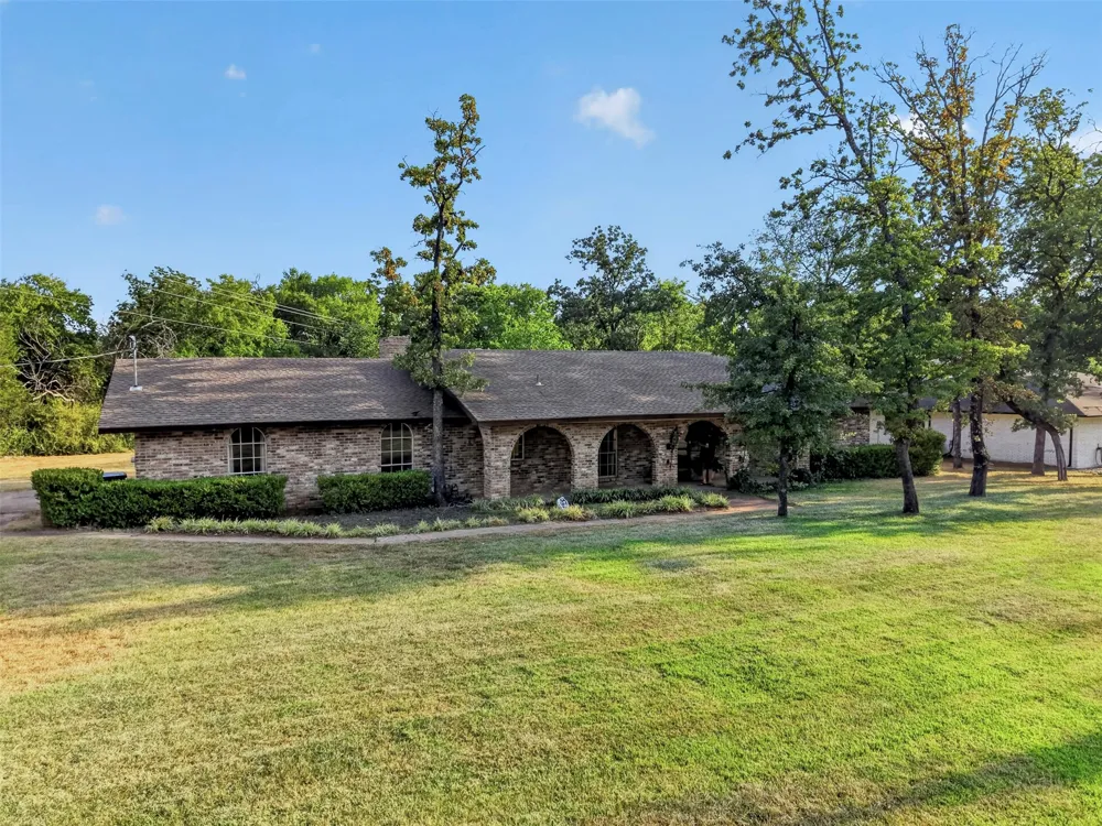 207 Ranch Road Krugerville, TX 76227