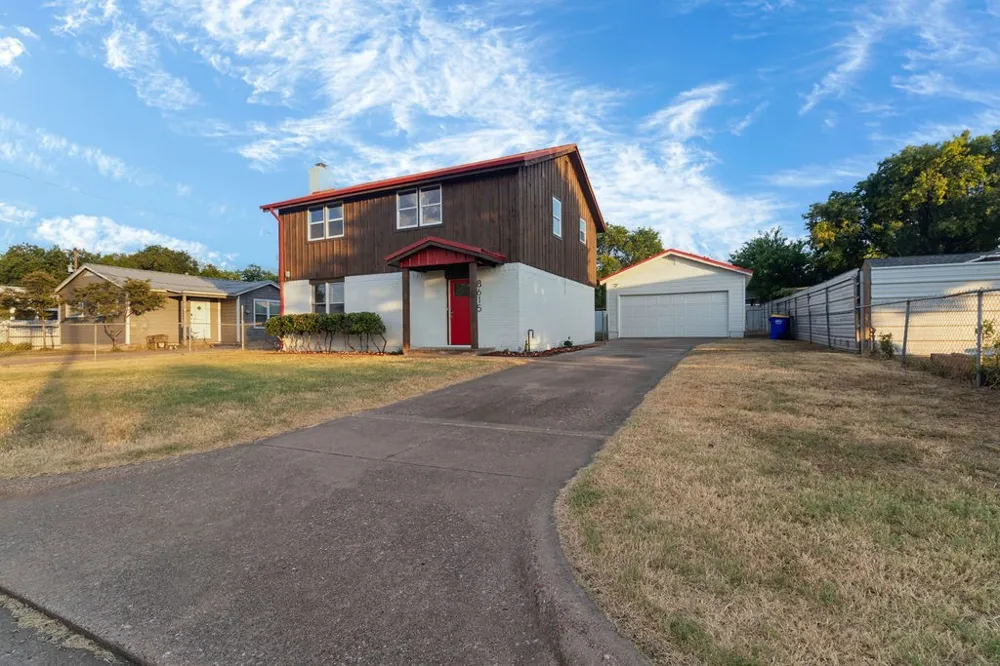 8615 Ronnie Street White Settlement, TX 76108