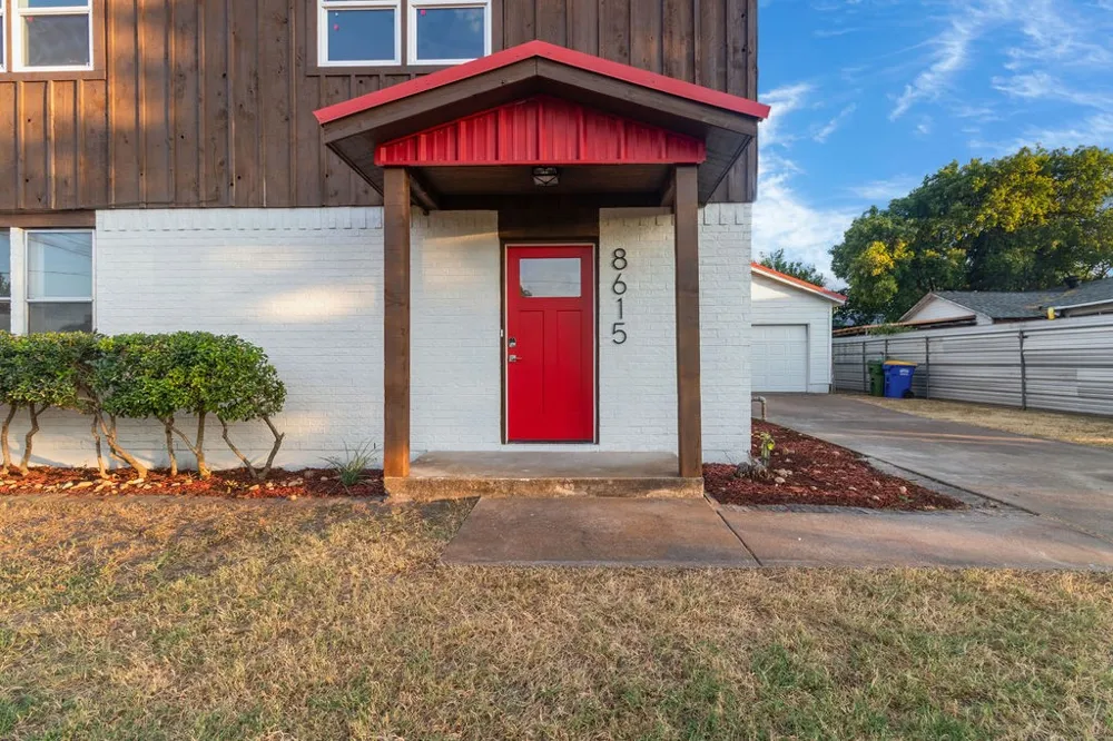 8615 Ronnie Street White Settlement, TX 76108