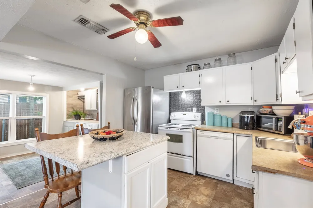 403 Walnut Street Grandview, TX 76050