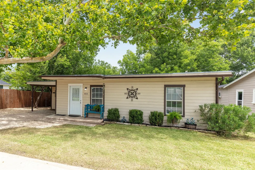 403 Walnut Street Grandview, TX 76050