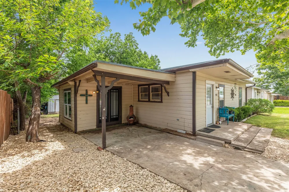 403 Walnut Street Grandview, TX 76050