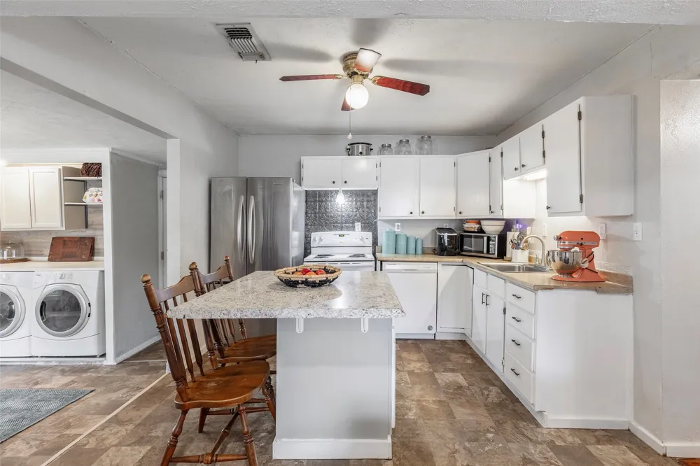 403 Walnut Street Grandview, TX 76050