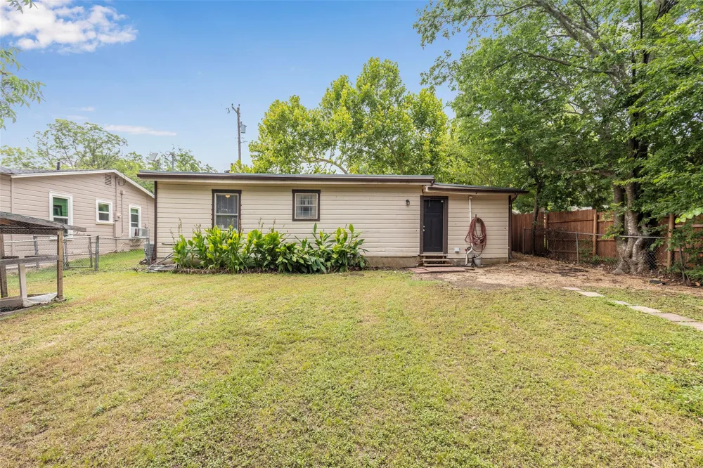 403 Walnut Street Grandview, TX 76050