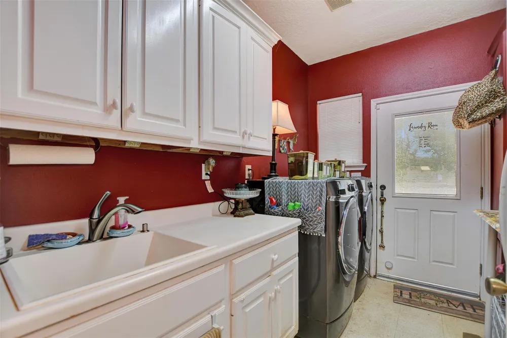 9596 Wallace Road Midway, TX 75852