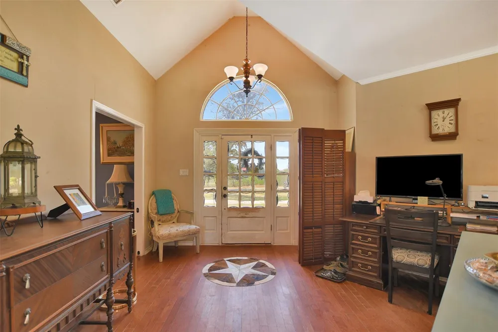 9596 Wallace Road Midway, TX 75852