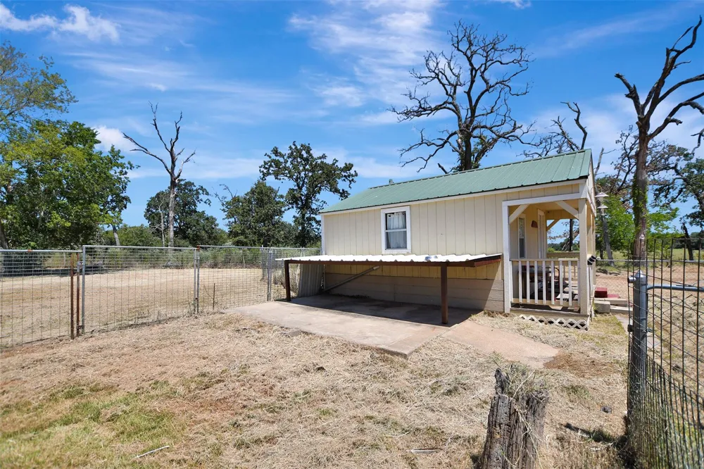 9596 Wallace Road Midway, TX 75852