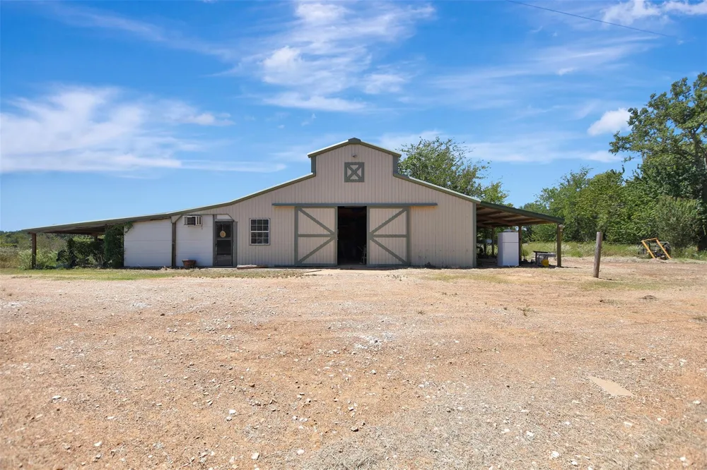 9596 Wallace Road Midway, TX 75852