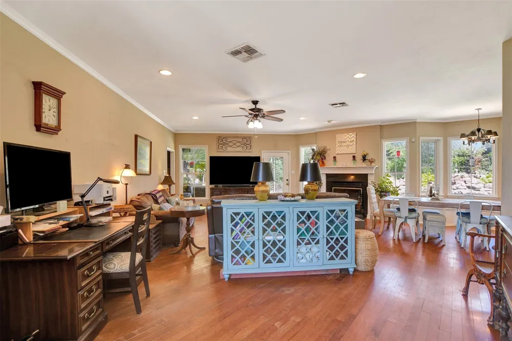 9596 Wallace Road Midway, TX 75852
