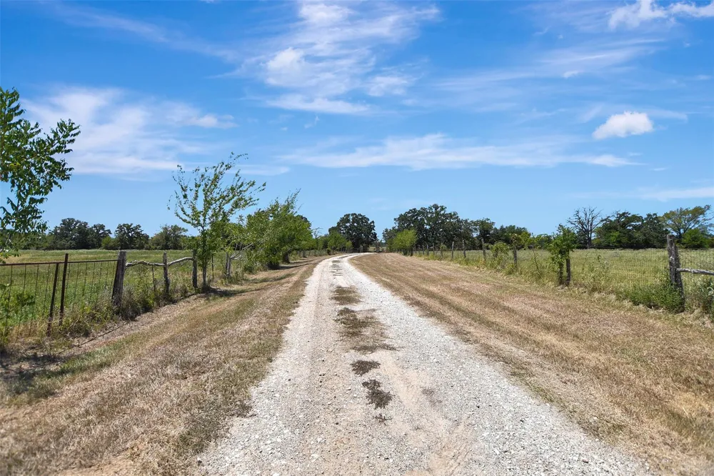 9596 Wallace Road Midway, TX 75852