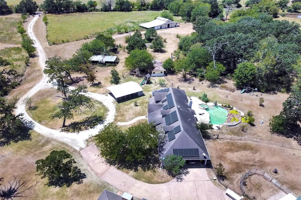 9596 Wallace Road Midway, TX 75852