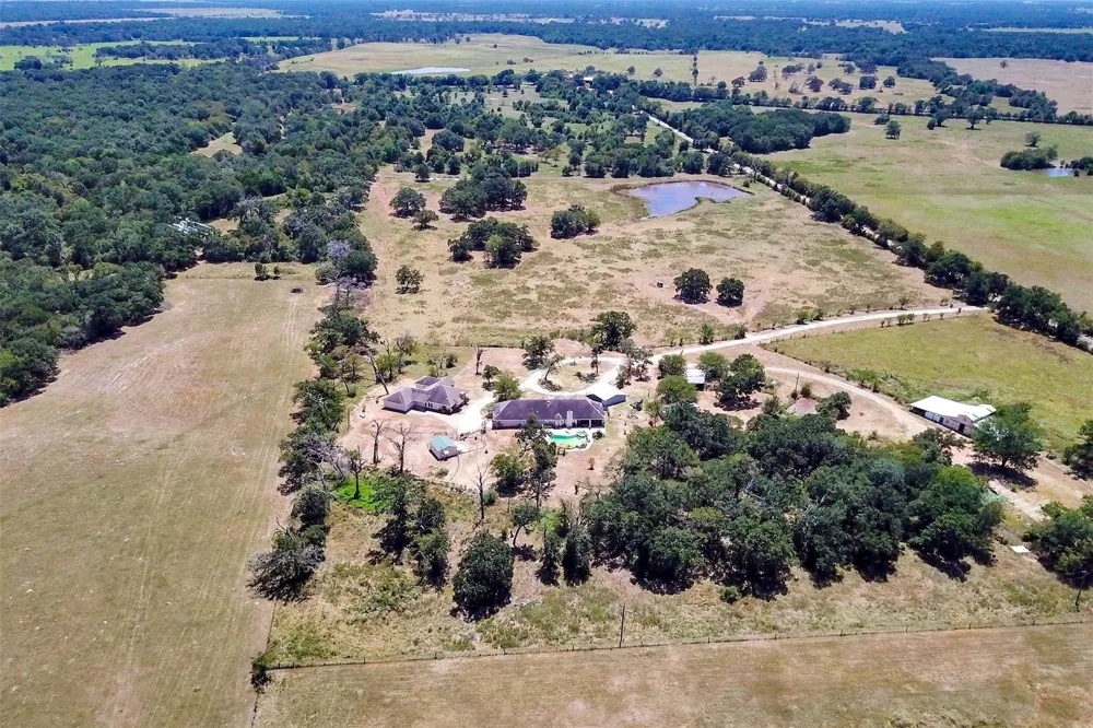 9596 Wallace Road Midway, TX 75852