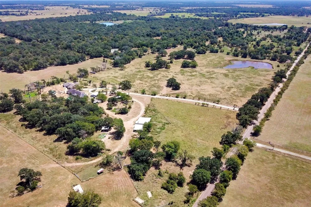 9596 Wallace Road Midway, TX 75852