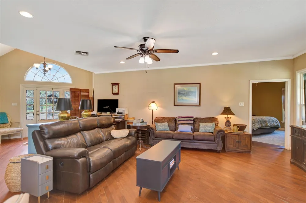 9596 Wallace Road Midway, TX 75852
