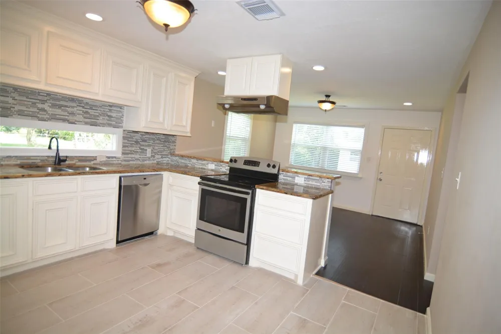 3111 2nd Street Brookshire, TX 77423