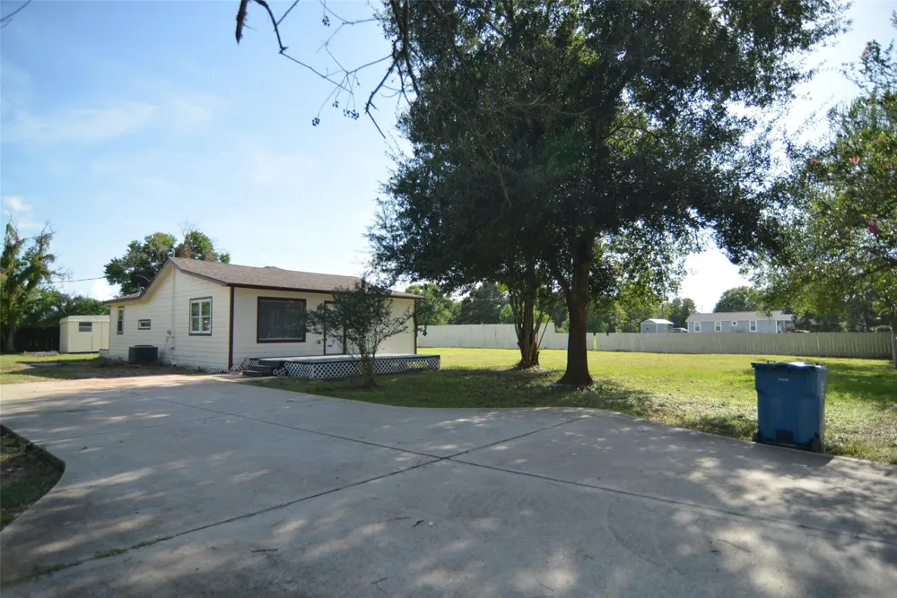 3111 2nd Street Brookshire, TX 77423