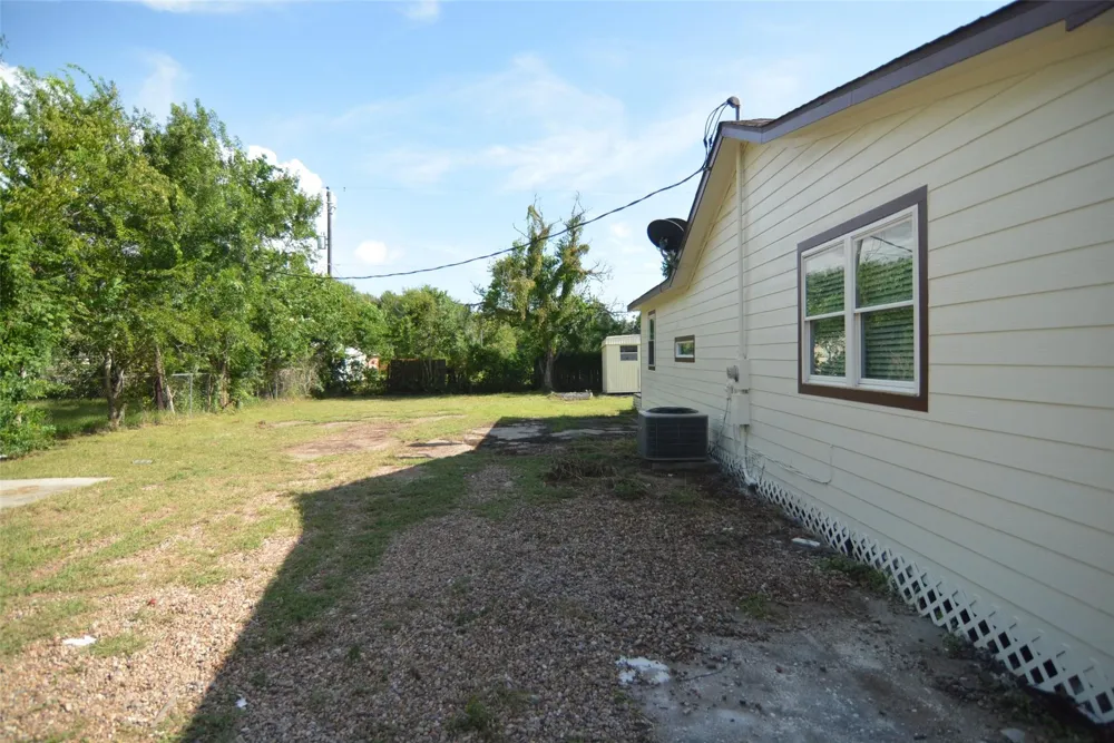 3111 2nd Street Brookshire, TX 77423