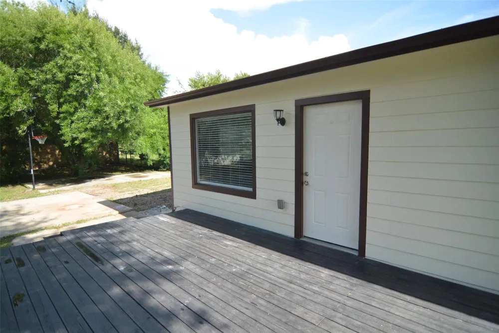 3111 2nd Street Brookshire, TX 77423
