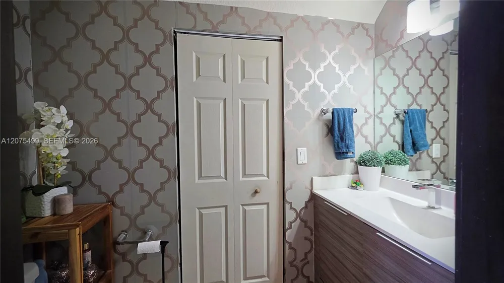 16017 NW 91st Ct Miami Lakes, FL 33018