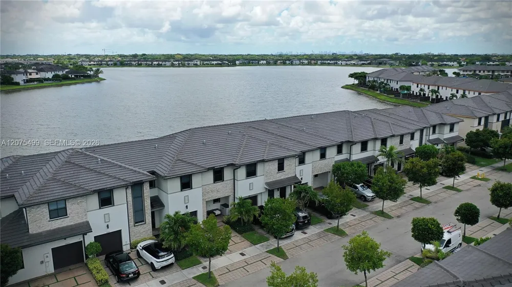 16017 NW 91st Ct Miami Lakes, FL 33018