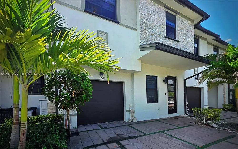16017 NW 91st Ct Miami Lakes, FL 33018