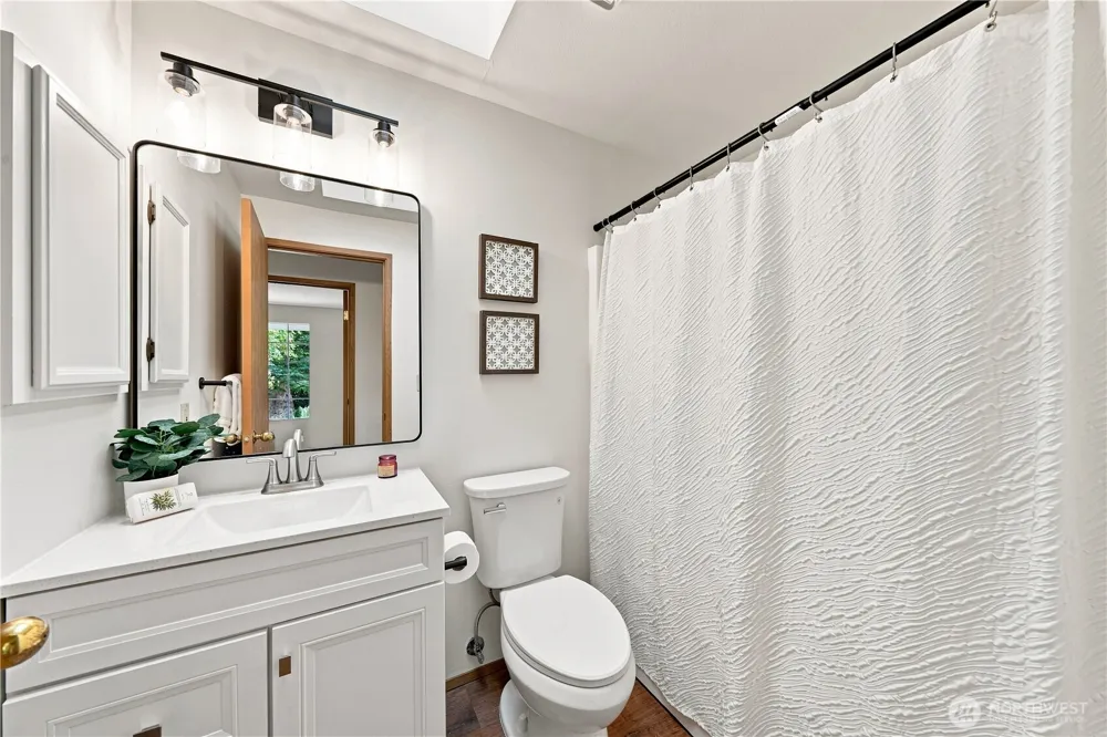 13714 217th Avenue SE Issaquah, WA 98027