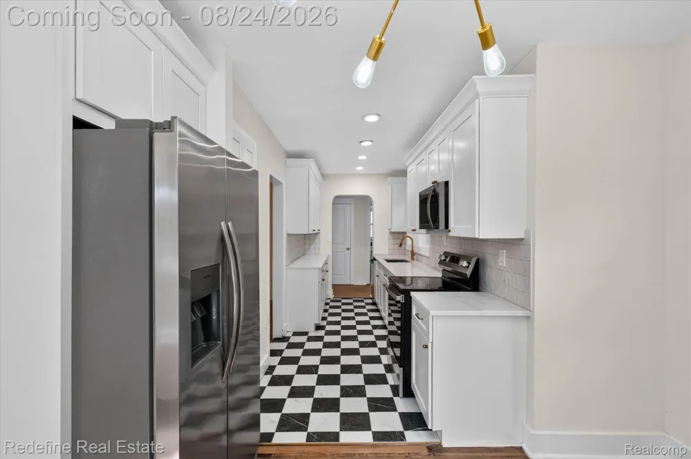 22608 Frisbee Street Detroit City, MI 48219