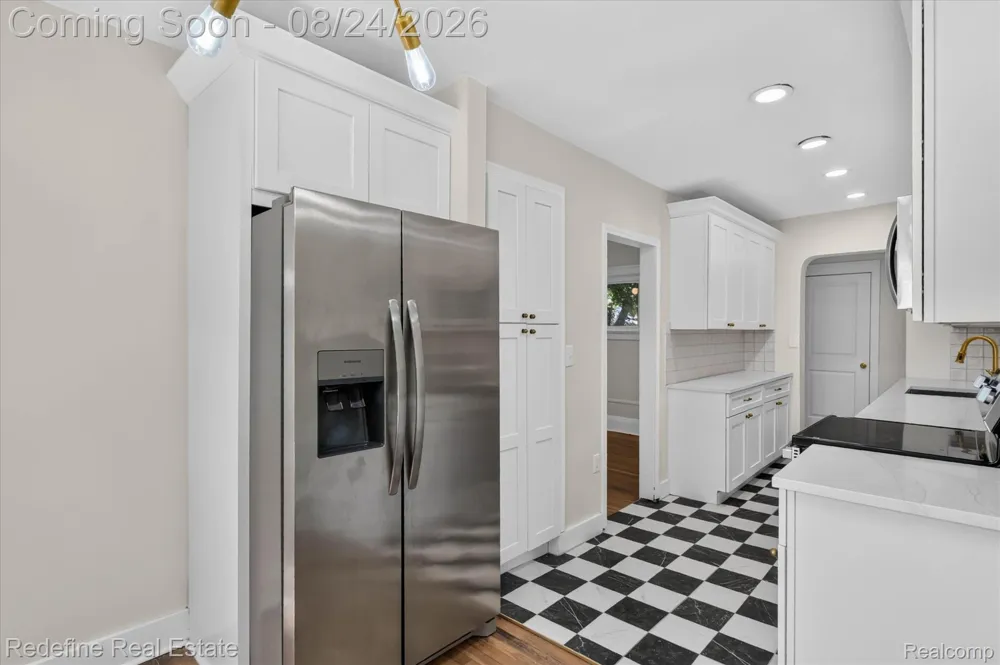 22608 Frisbee Street Detroit City, MI 48219