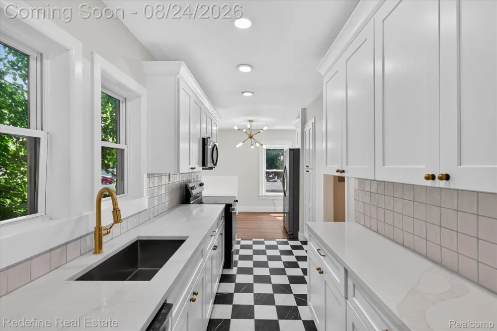 22608 Frisbee Street Detroit City, MI 48219
