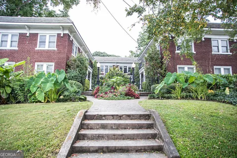 653 Bonaventure AVE NE