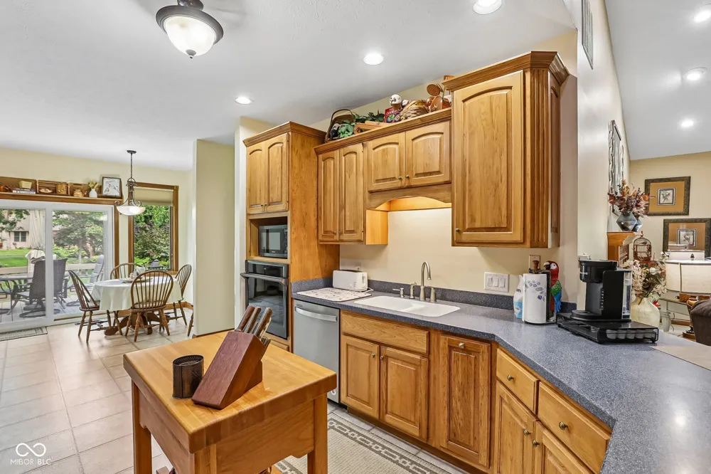8936 Stonegate Way #A Indianapolis, IN 46227