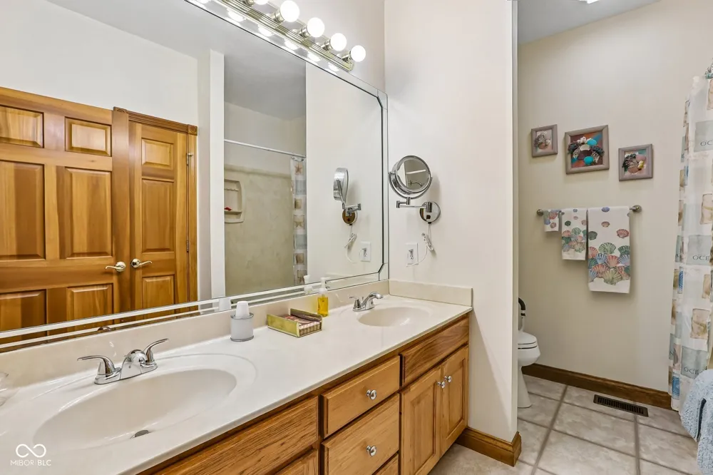 8936 Stonegate Way #A Indianapolis, IN 46227