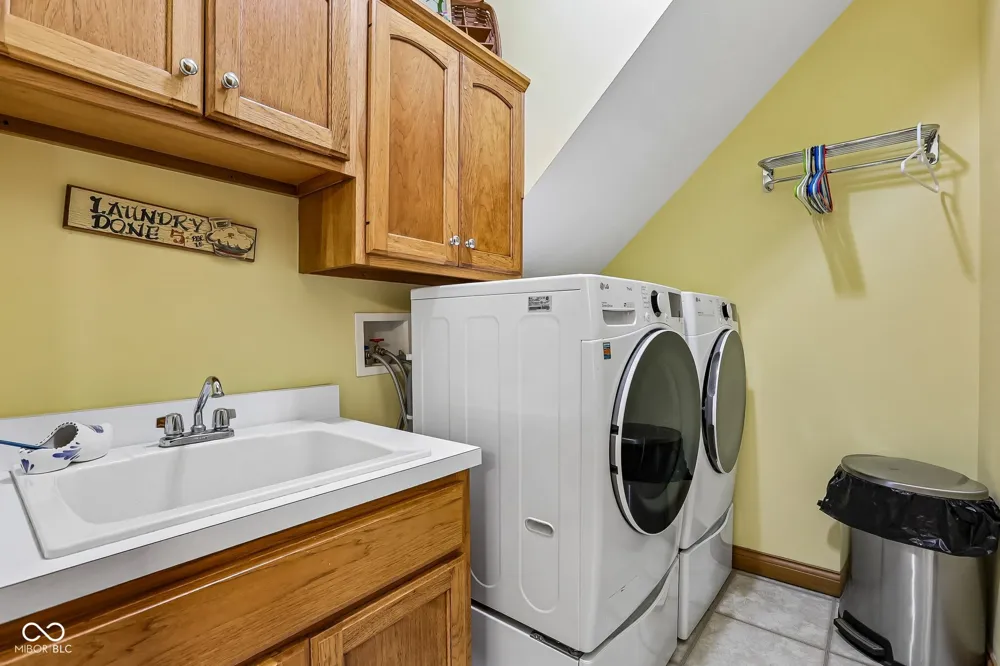 8936 Stonegate Way #A Indianapolis, IN 46227