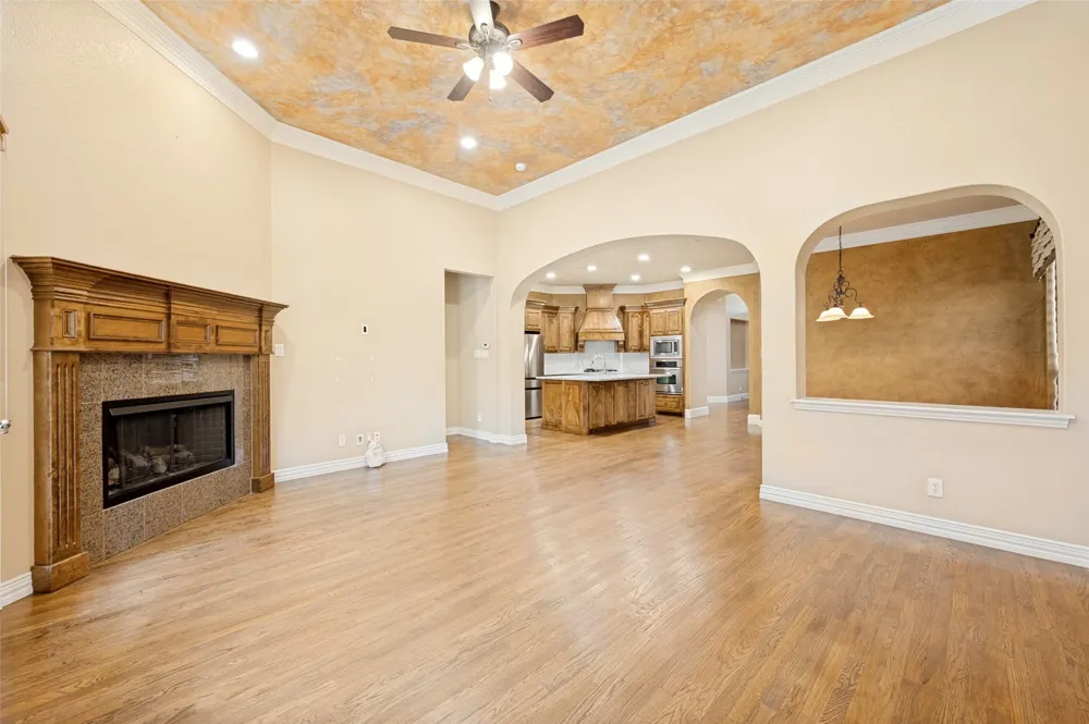 4046 E Hill Drive Irving, TX 75038