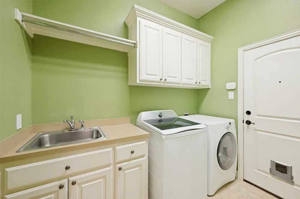 4046 E Hill Drive Irving, TX 75038