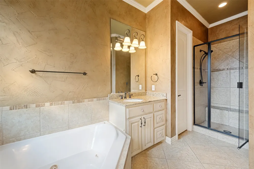4046 E Hill Drive Irving, TX 75038