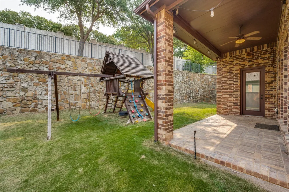 4046 E Hill Drive Irving, TX 75038