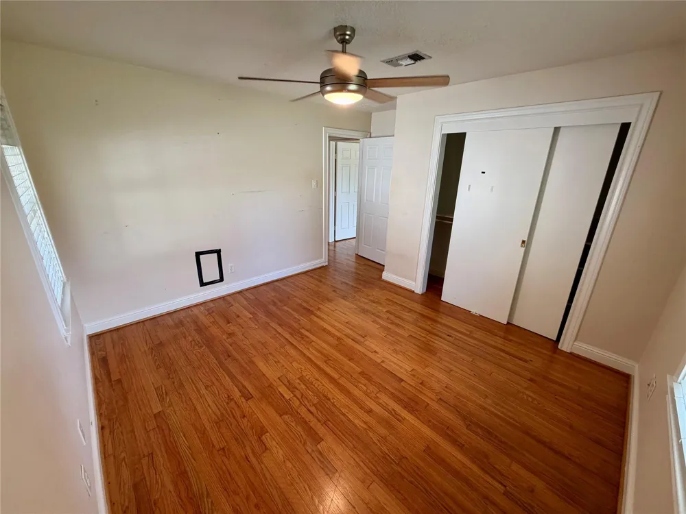 2106 Woodcrest Drive Houston, TX 77018
