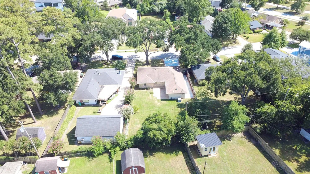 2106 Woodcrest Drive Houston, TX 77018