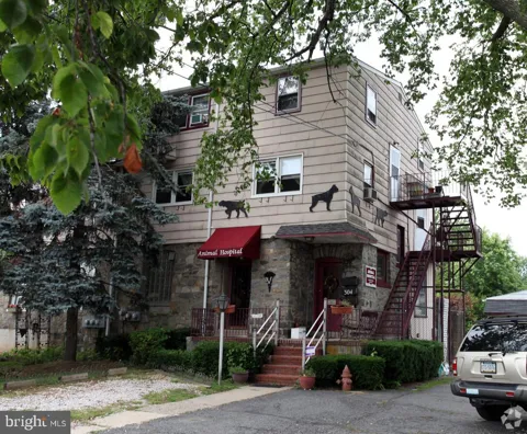 304 CHESTER PIKE